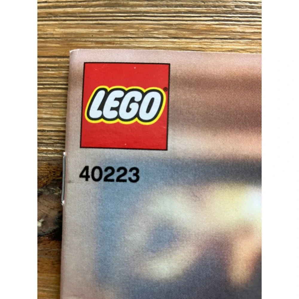 Lego 2016 Limited Edition Santa Snowglobe 40223 Retired Collectible‎ Christmas